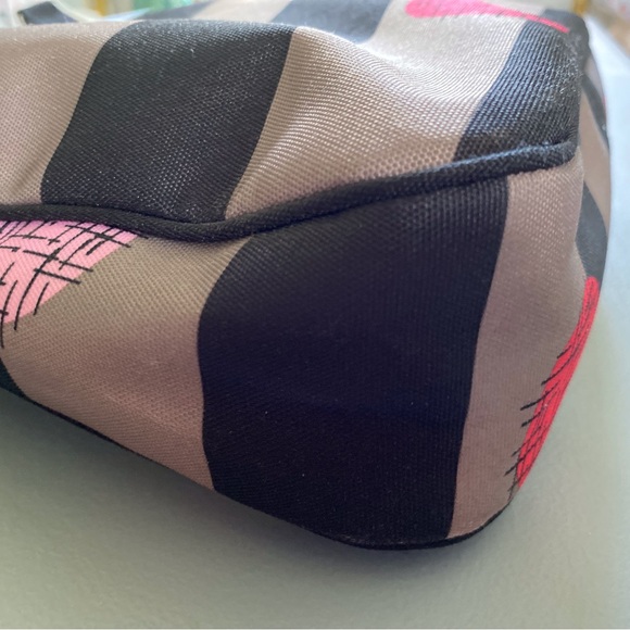 Vera Bradley crossbody bag. Great for travel! - Picture 6 of 13